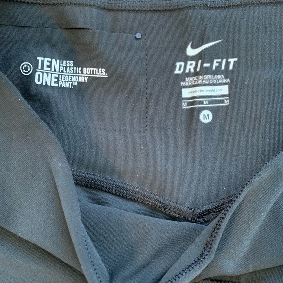 Nike slim fit crop capri leggings pants medium NWT - Picture 6 of 9